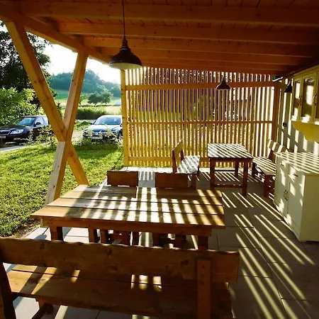 Zeleny Prostorny Aparman V Ceskem Raji * Koberovy