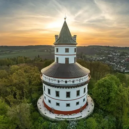 Zeleny Prostorny Aparman V Ceskem Raji
