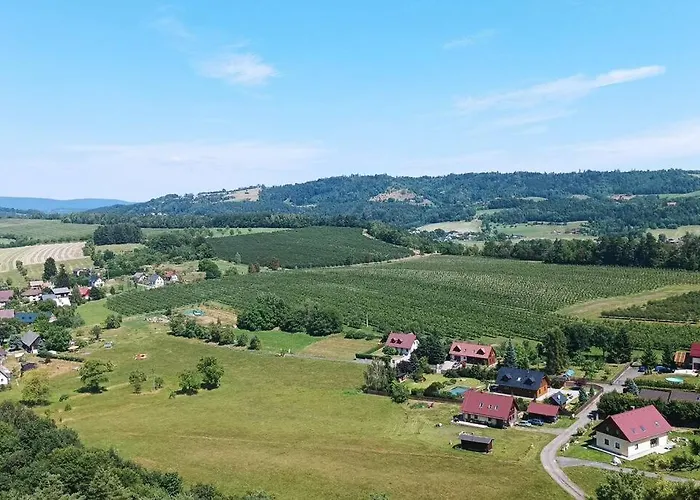 Zeleny Prostorny Aparman V Ceskem Raji Koberovy
